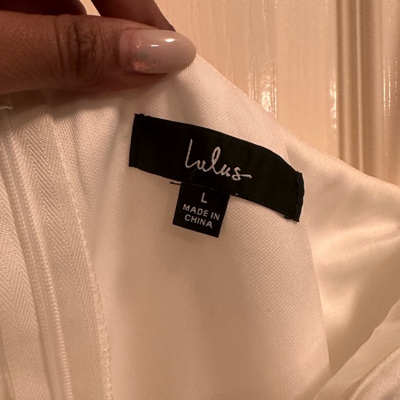 Selling large Lulu’s white midi one shoulder dress. Only worn once - Picture 2 of 2